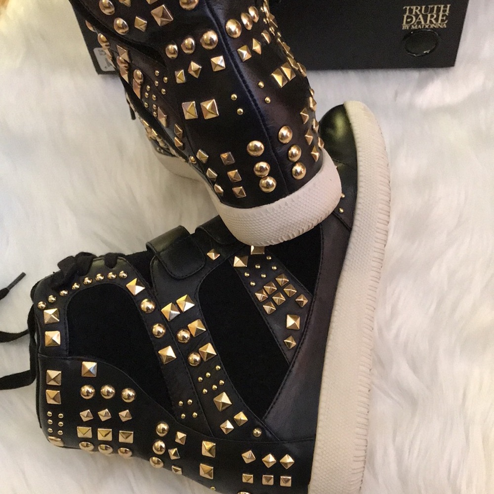 Sz 8 | Retro Madonna | Black & Gold Bootie | High Top Ankle Wedge 🔥